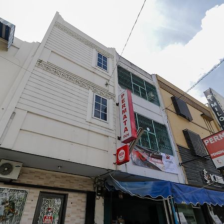 Reddoorz Near Maimun Palace 棉兰 外观 照片