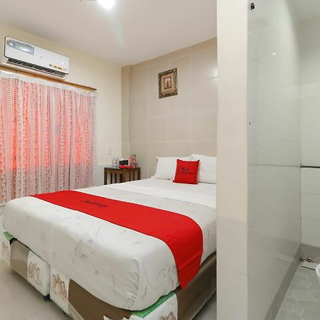 Reddoorz Near Maimun Palace 棉兰 外观 照片