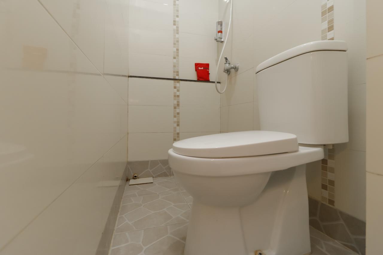 Reddoorz Near Maimun Palace 棉兰 外观 照片