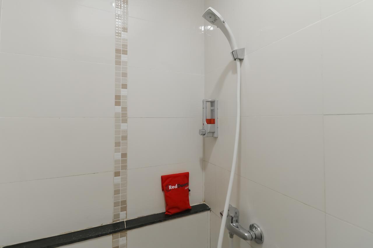Reddoorz Near Maimun Palace 棉兰 外观 照片
